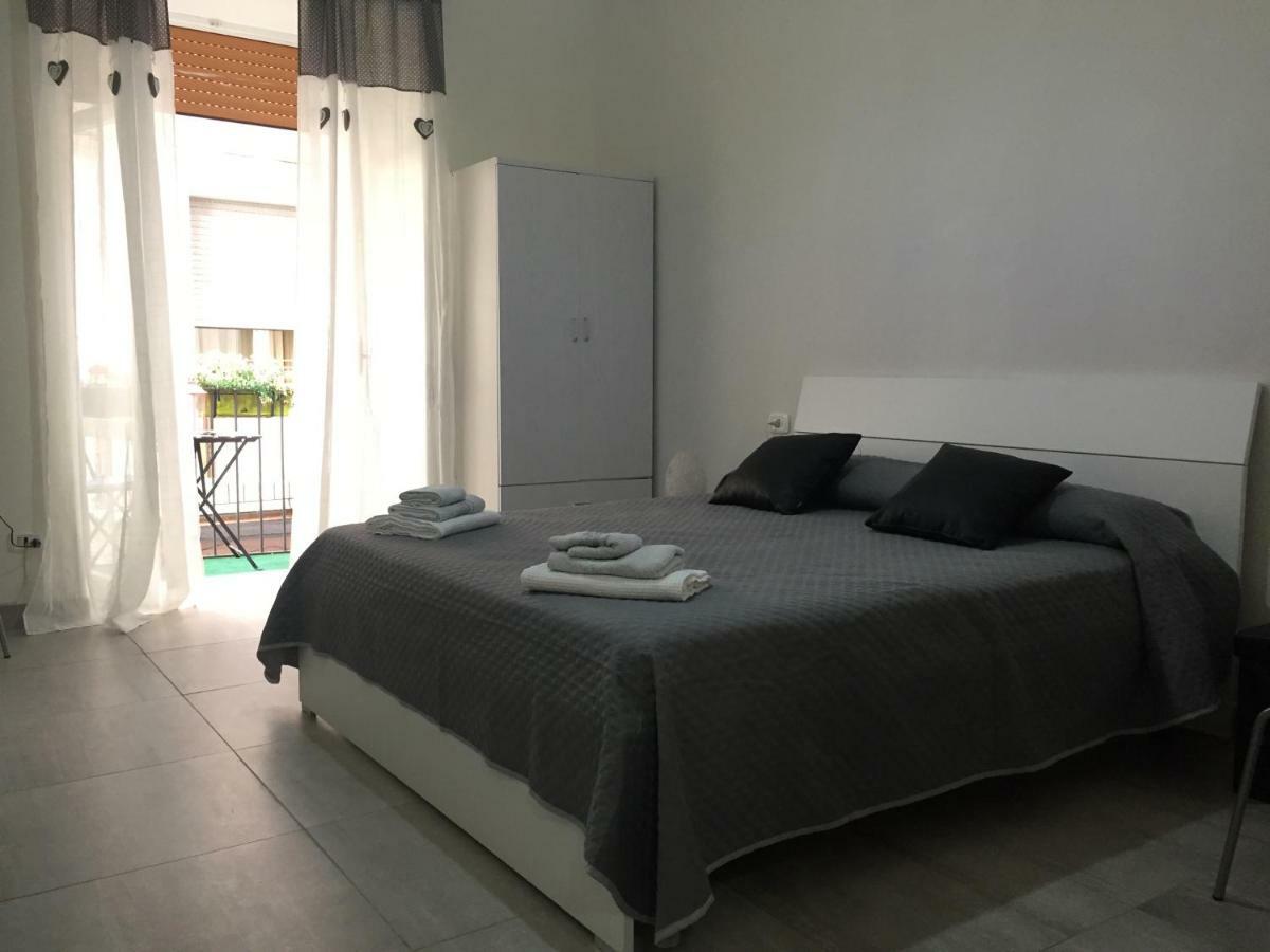 Rita'S Home نابولي المظهر الخارجي الصورة