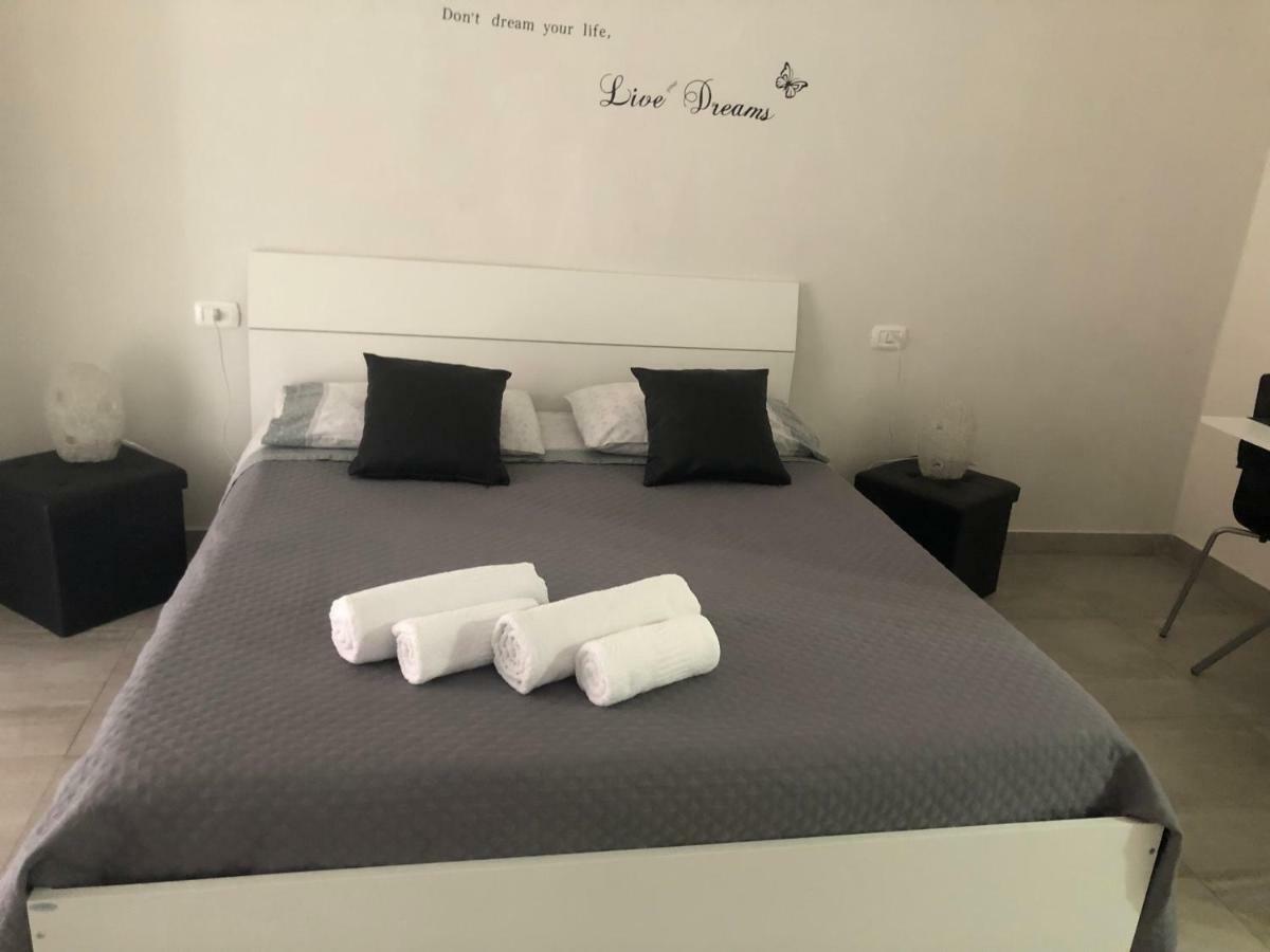 Rita'S Home نابولي المظهر الخارجي الصورة