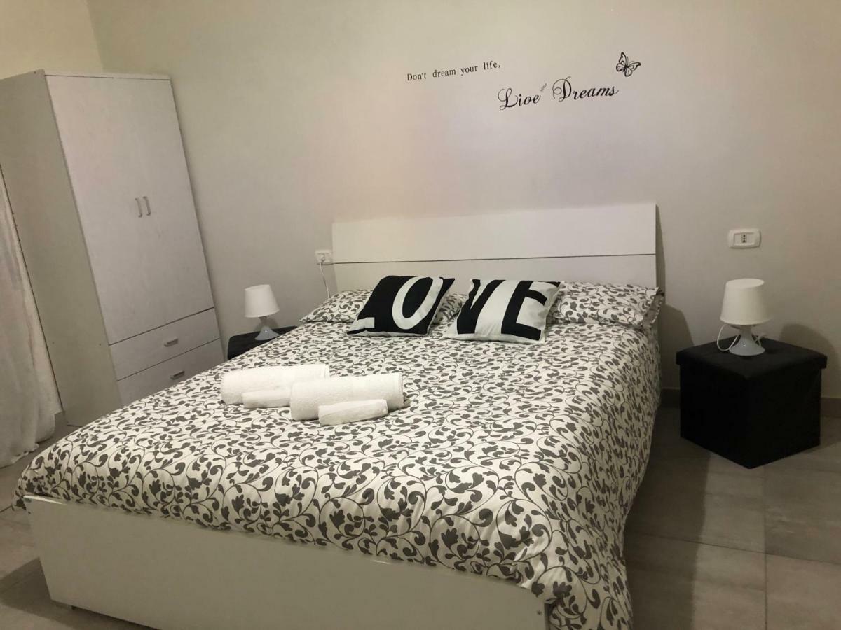 Rita'S Home نابولي المظهر الخارجي الصورة